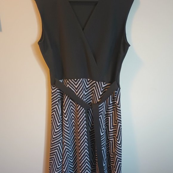 Stunning Studio One Black & White Dress - Picture 2 of 4